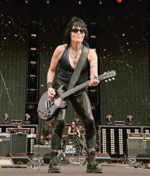 rocknrollgarag1's tweet photo. Happy 64 birthday to the legendary singer and guitarist Joan Jett! https://t.co/fK2rVD45sf