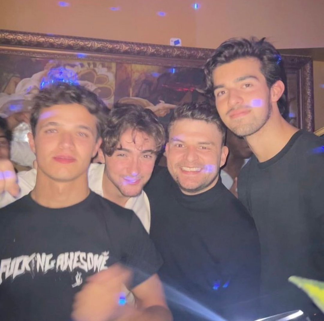 lando-norris-brasil-on-twitter-lando-curtindo-uma-festa-com-o