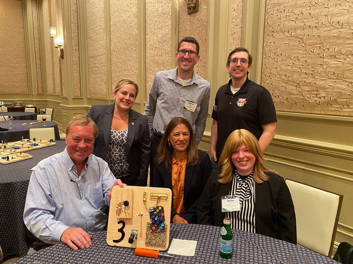 MedmarcIns's tweet photo. In light of #WorldAlzheimersDay, we wanted to share a highlight from @MedmarcIns's recent Broker Meeting. We got together for a networking event and worked as teams to make memory boards aka sensory boards. 

Thank you to our attendees for partaking in this special project! https://t.co/4VbPXgrSLa