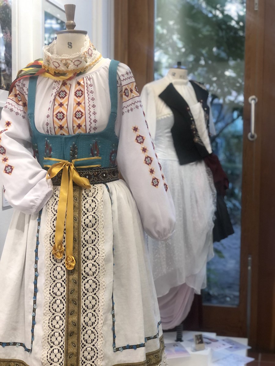 AUBHistCostume's tweet photo. Bravo @AUBHistCostume students - another Private view in @TheGalleryAUB 👏👏👏👏👏👏👏👏👏👏👏👏#theclassof2022 #costume #history https://t.co/16jOrJPMQ6