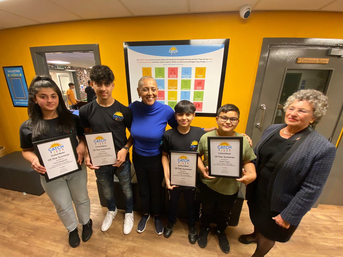 CATCHLeeds's tweet image. 2/2) Congratulations to Yara, Samuel, Costel &amp;amp; Samir for being awarded Volunteers of our Summer period. They have consistently shown outstanding dedication, commitment &amp;amp; enthusiasm helping with various tasks including our Summer youth programme. Always showing kindness to others.