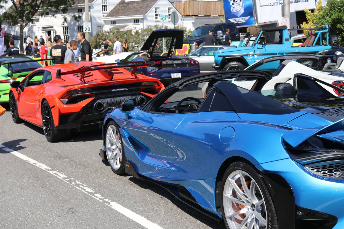 xtremelincoln's tweet photo. Close the street. to celebrate Automotives, Art and Fashion @MARTINOAUTOCONC #firstcityproject #glencove #art #carshows #ferrari @Official_LISC @GlenCoveBGC @FerrariCarsNews https://t.co/KxyLRG8hTA