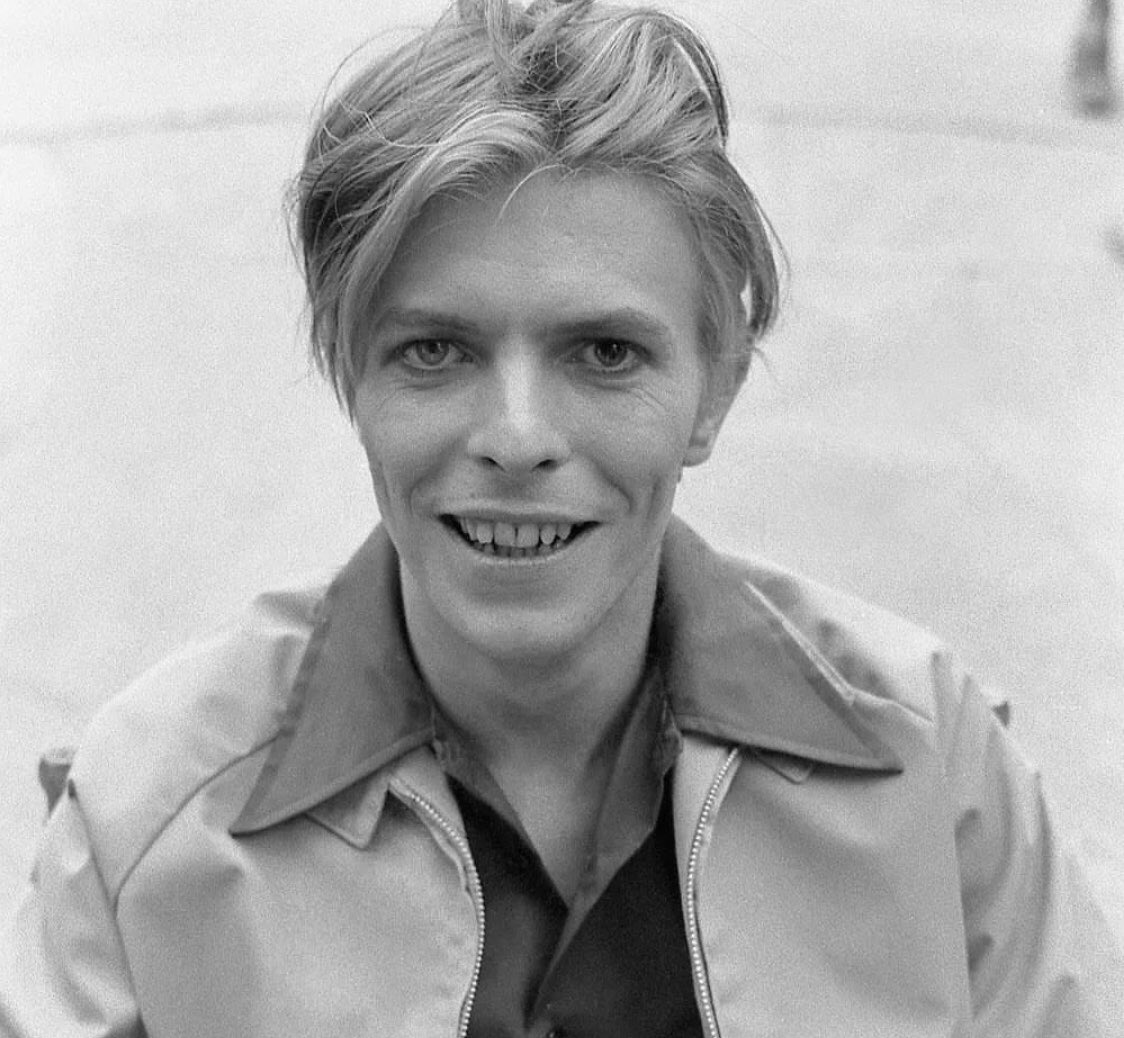 #Tweetoff ⚡️⭐️ on. “ I think fame itself is not a rewarding thing,the most you can say is that it gets you a seat in restaurants. ” #DavidBowie ❤️ ⭐️ Man Forever💫