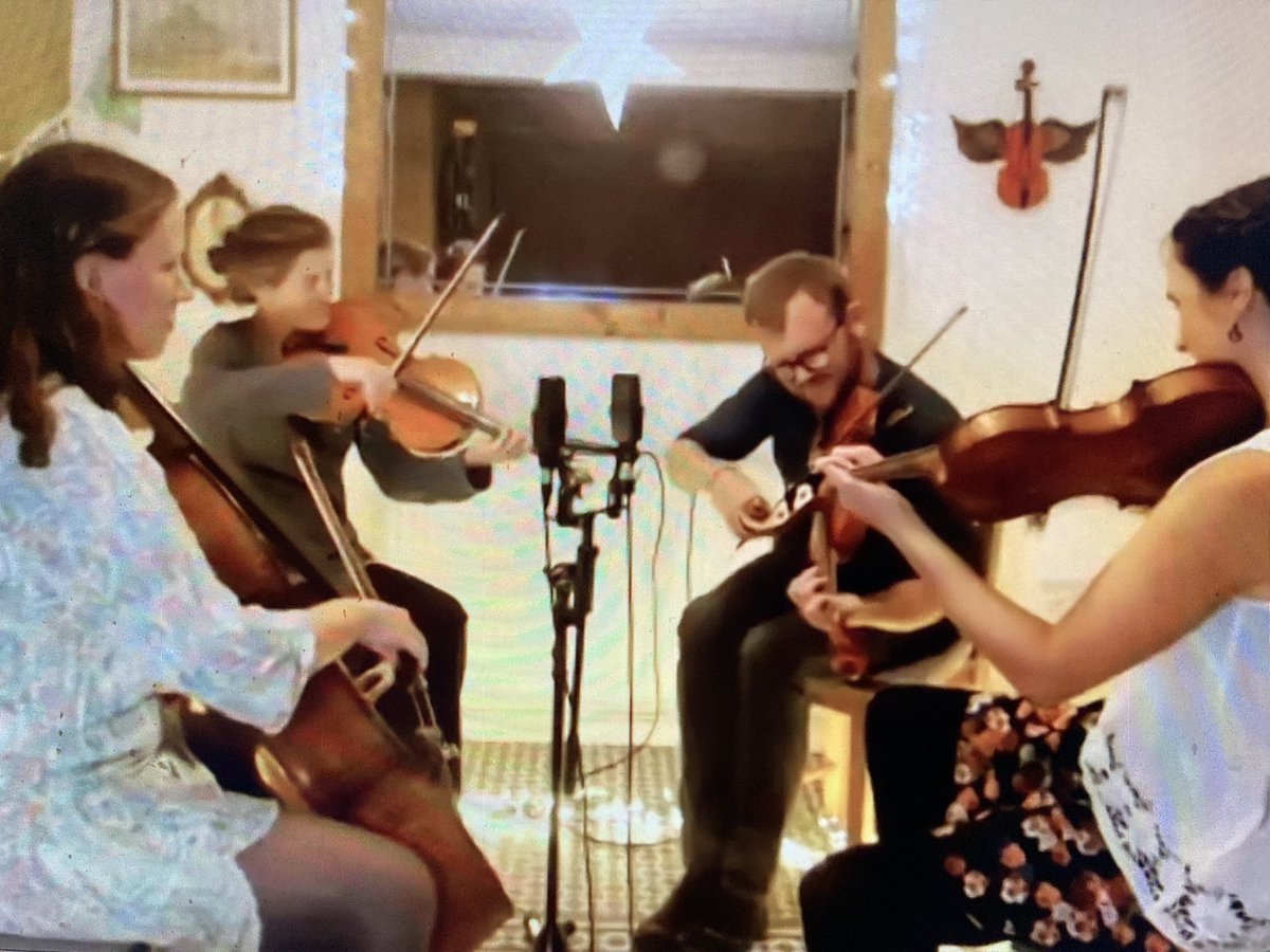 The brilliant <a href="/MetheraMusic/">Methera</a> on my screen tonight via <a href="/LiveToYourLR/">Live to your Living Room</a>! Check out the rest of their gigs this week. 😀