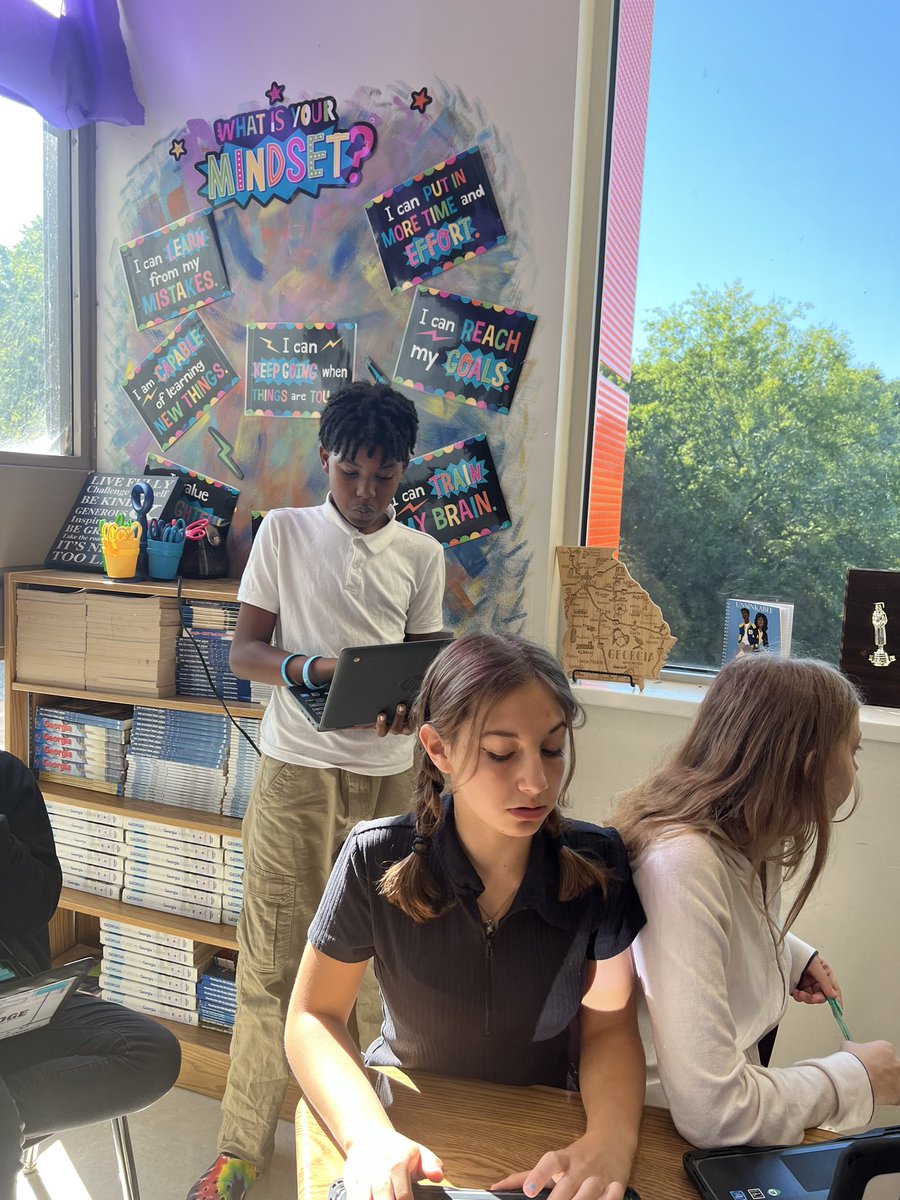 SibleyIija's tweet photo. Y’all listen! I love teaching! My 1st and 4th periods are preparing for a debate on Friday. Should the colonists of Georgia revolted against the British Government?🤔🇺🇸 Students EXUDING EVERYTHING IB! #AmericanRevolution #GaStudies #SHINElikeKing🌟@KelaE10 @ttanesha74 @kimogibbs https://t.co/EgnL5gYWc6