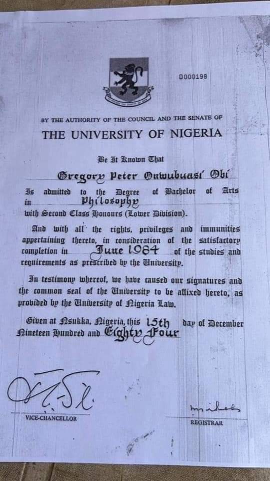 asunkybobo's tweet photo. Can anyone please help us with Biafra calendar to confirm 15th of December, 1984 which was Saturday in normal calendar.

That was market day at Oluwole certificate market back then.

I guess giringory collected his 'cerfiticate' from the VC at owambe party on a Saturday. #lienus https://t.co/YN6tSol5Vr
