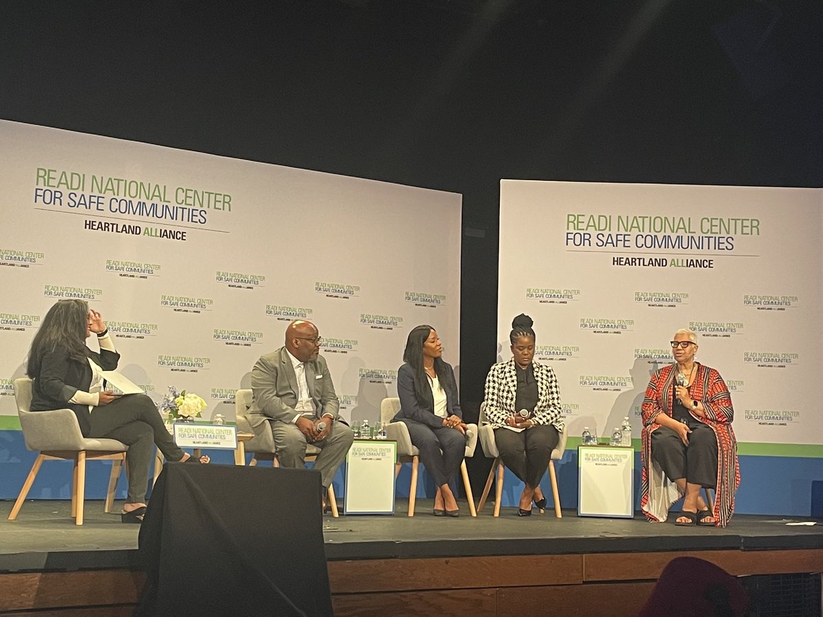 OGVPDCGOV's tweet photo. Our Director @LHarlleeHarper discussed how to double down on community violence intervention during a panel held today to kick off the launch of the READI National Center for Safe Communities in DC. https://t.co/qBAbpNShnw