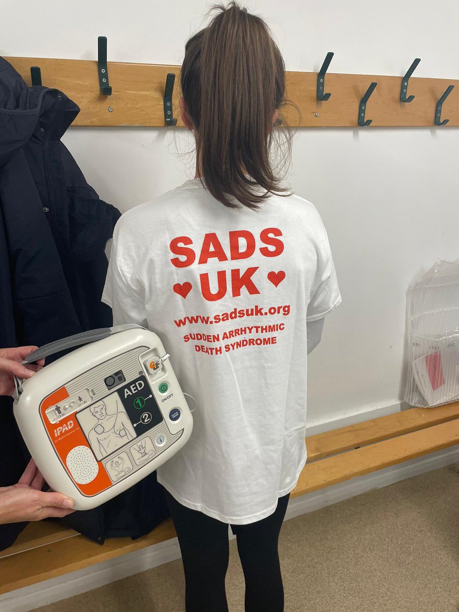 MarineNetball's tweet photo. Thank you to our wonderful club members &amp; @SADSUK for the funding for our new de-fib, refresher training from senior paramedic Mick 💙 https://t.co/fb5mphWHEa