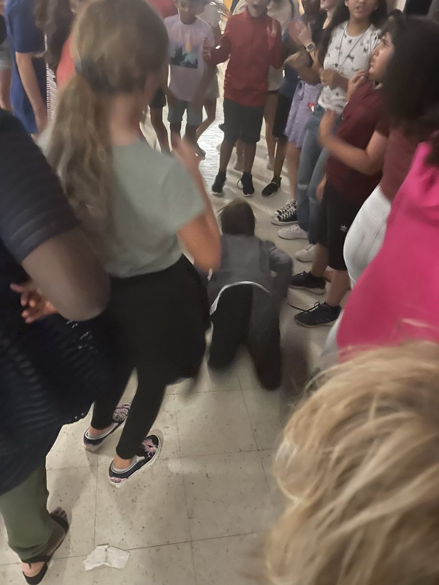 MsStreetRPMSAP's tweet photo. 6th graders are dancing it out! @RPMSPrincipal https://t.co/cybSwR8Te4