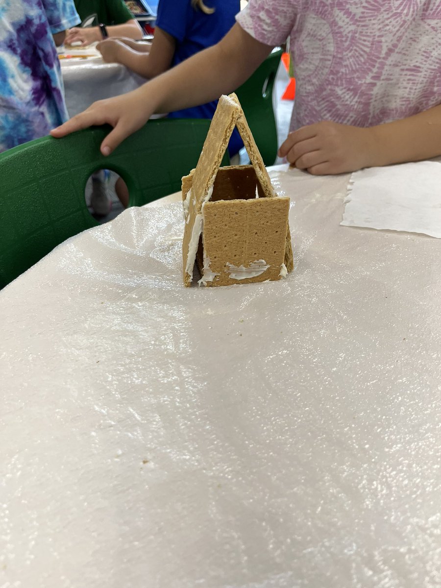 Girls in STEM at Bauerwood  Elementary. <a href="/bgrahamJPS/">Brandon Graham</a> <a href="/RobyJulie/">Julie Roby</a> #jpspride