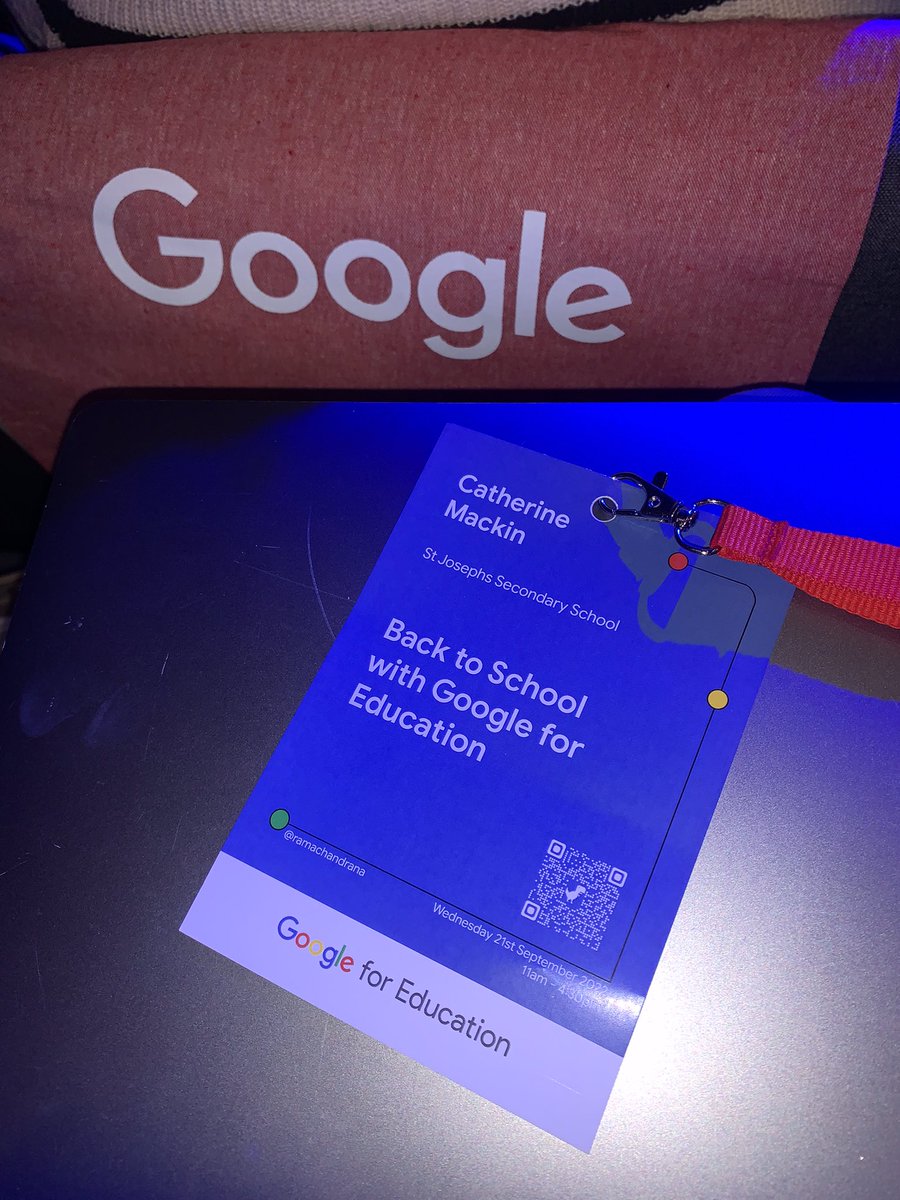 CodingDeptSTJ's tweet image. A very insightful day at back to school with Google 🤩 Learning all about the best use for chrome books and using the workplace for creativity and accessibility 💻📱 @stjosephsrush @GoogleForEdu