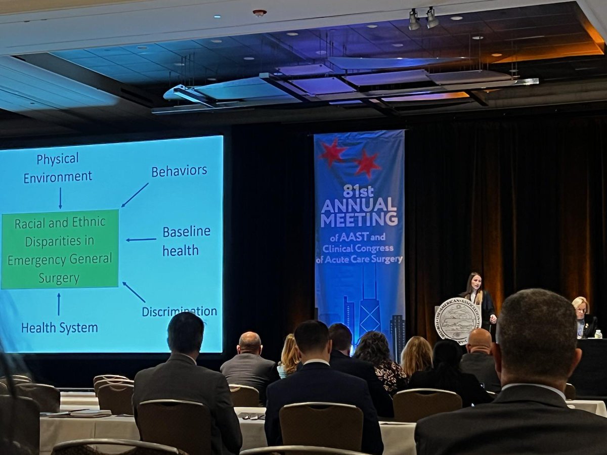 2nd year research resident <a href="/steph_iantorno/">Stephanie Iantorno, MD</a> presenting her work, Racial and Ethnic Disparities in Interhospital Transfer for Complex Emergency General Surgery, today at #AAST2022! (📸: <a href="/leighluppens/">Carolyn Luppens</a>)