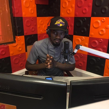 Radio4UG's tweet photo. Rounding up the day with some sports updates presented to you by @SulaKigongo.
Tune in to 103.3 NOW and be informed on what's making headlines today in the sports world.
#ExtraTimeSports | #Radio4UG https://t.co/iGqtjSylmO