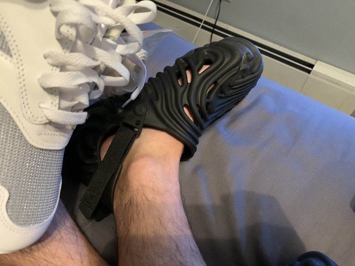 s_demon999's tweet photo. NEW KICKS WHAT YALL THINK 😈😈😈 #findom #alphamale #cashmaster #sneakermaster #sneakerdom #alphasneakers #scally #malefindom #tribute #poppers #alphamaster #straightmaster #straightalpha #hairyalpha https://t.co/EbQYJRhCEE