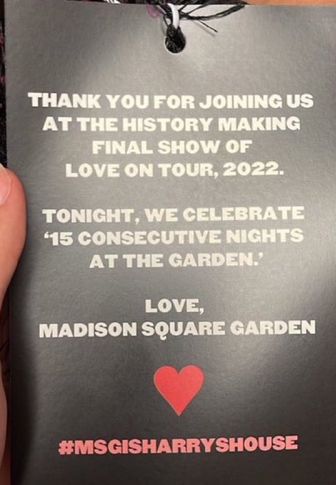 concertleaks's tweet photo. card for tonight https://t.co/pKCR9J4zKC