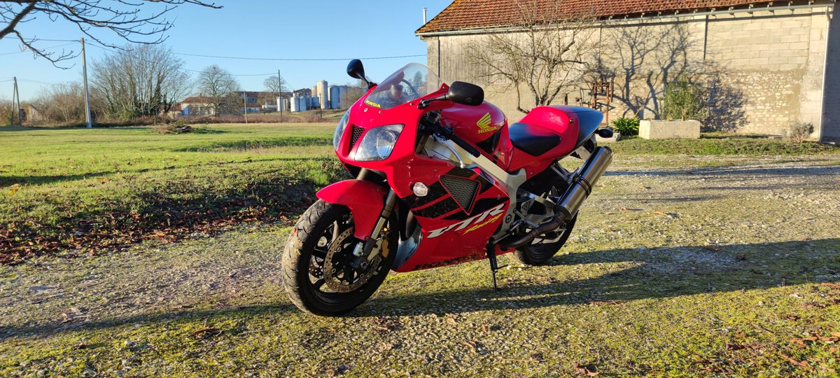 dadasoow's tweet photo. @MotoDafy Sous le soleil de la Charente Maritime https://t.co/M6eqbUNjc4