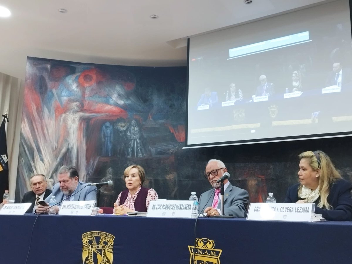 PatyOlamendi's tweet photo. Un gusto participar en el seminario internacional, los límites del poder penal en Estados democráticos con juristas y expertos en seguridad. gracias Dr Moisés Moreno por la invitación @DerechoUNAMmx @CEPOLCRIM_MX https://t.co/FjWBBChKwL