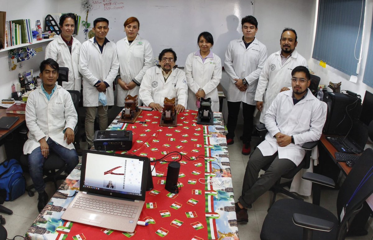 Milenio_Puebla's tweet photo. #Alzheimer ⚕️ Sus investigaciones han sido presentadas a nivel internacional y derivan de la experimentación con ratas, debido a que son 93% parecidas a los humanos. 

📸 @Isahmar_Torres 
📲 https://t.co/OVGIRKzQ63 https://t.co/MAxizk8nW7