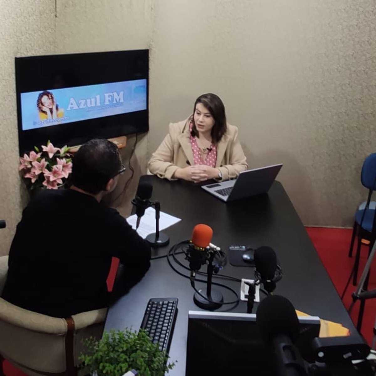 RompattoBrenda's tweet photo. Ontem estive na Rádio Azul FM, em uma entrevista com o meu amigo Cláudio.
Obrigada pelo convite e por ceder um espaço para que eu falasse pras pessoas de casa sobre como quero mudar o lugar onde vivemos.
Eleições 2022 - Brenda Rompatto (PSB) CNPJ 47.517.730/0001-28 https://t.co/FT3vj9veK6