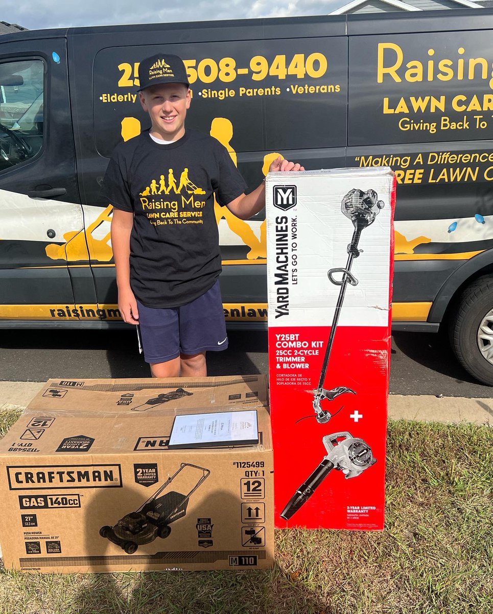 iamrodneysmith's tweet photo. Family ,  Please help me in congratulating Eli of Alexandria, MN on completing our 50 yard challenge by mowing 50 FREE lawns for the elderly, disabled,single parents &amp; veterans in his city . https://t.co/pPAI8gh4xW