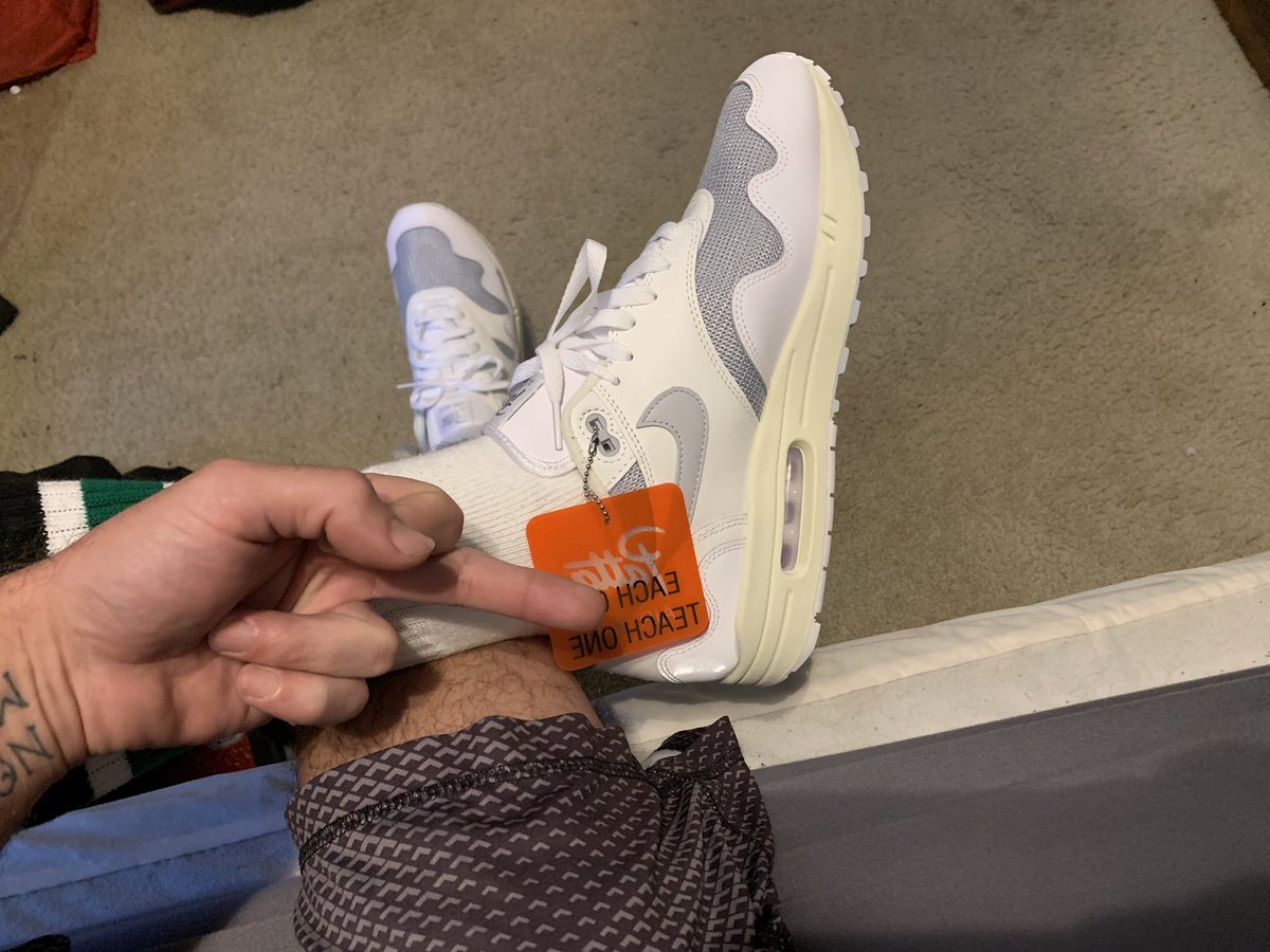 s_demon999's tweet photo. NEW SHOES 😈😈😈 #findom #alphamale #sneakerdom #sneakermaster #cashmaster #alphasneakers #paypigs #malefindom #crush #humiliation #sizetwitter https://t.co/7uyJVJRhcy