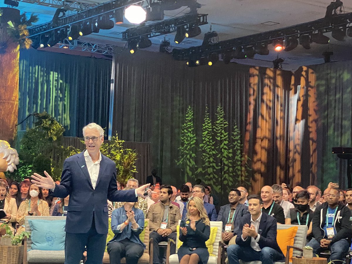 gauravkheterpal's tweet photo. And we’re under way with @SalesforceArchs Keynote - the most exciting session of @Dreamforce with @parkerharris &amp; @zaynelt https://t.co/4Q2uojZ8j1