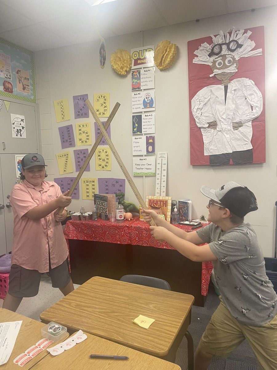 PhoRealTeacher's tweet photo. Started measuring in Math today! Just another day in Room 610 ๐คฃ๐ #4thGradeStories #MayTheMathBeWithYou ๐ https://t.co/SnRI3JfYf8