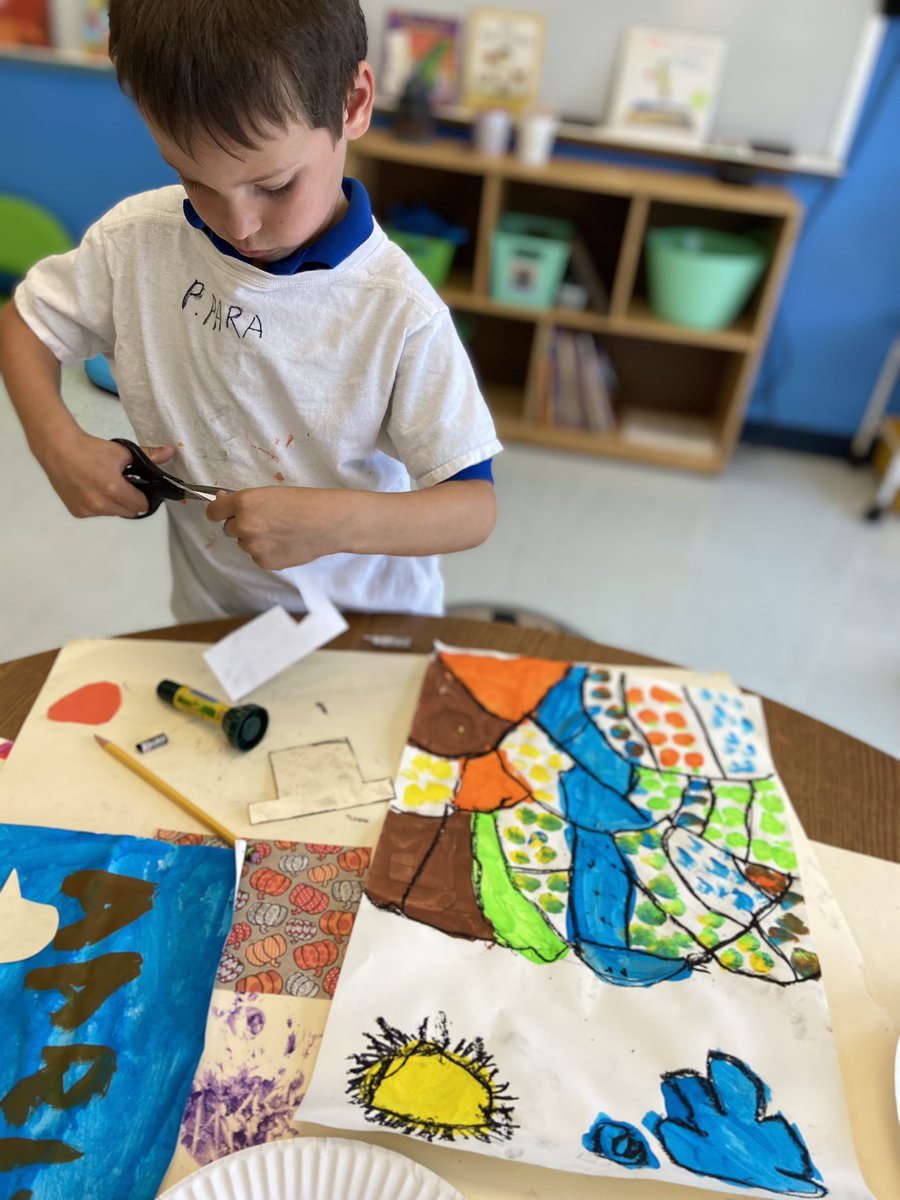 CBAWestChester's tweet photo. Lots of work going into these First Grade Fall Scarecrow Collages! #atted #arteducation #kidsart #creativekids #onltatcba https://t.co/yOdvcYte94