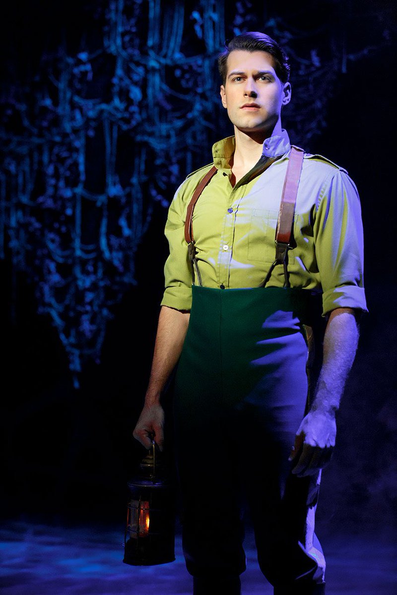 BwayMeme's tweet photo. 🚨 OFICIALIZOU! 

Jonathan Bailey será Fiyero nos filmes de 'Wicked'. https://t.co/zSWY6Krjjz