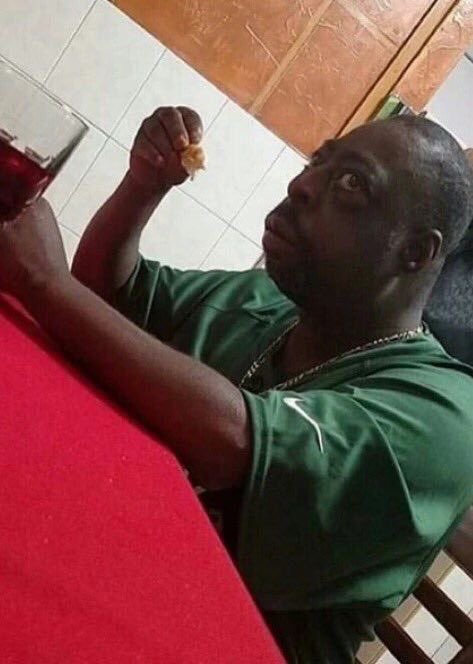 Literal yo escuchando la canción y como canta  #LaIslaDeLasTentaciones