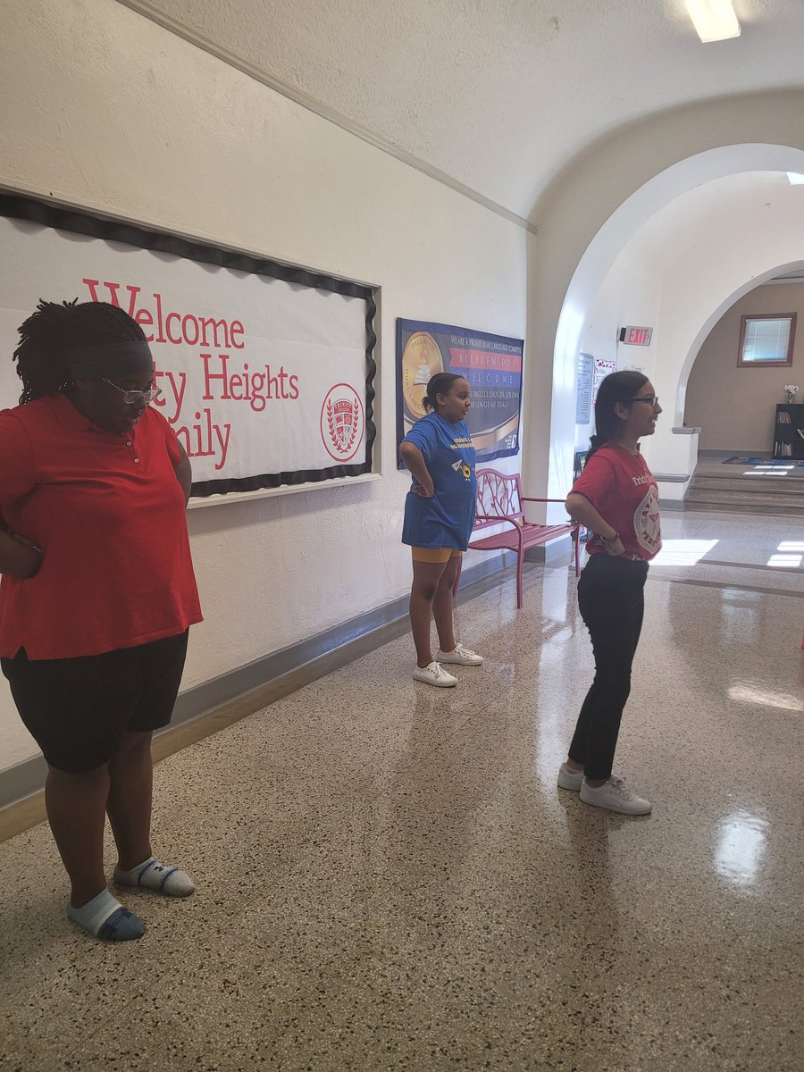 FaluvTunley's tweet photo. MS Cheer practice @THeightsTAG @MarMasters7 @disdactivities https://t.co/Ohctq1Y68b