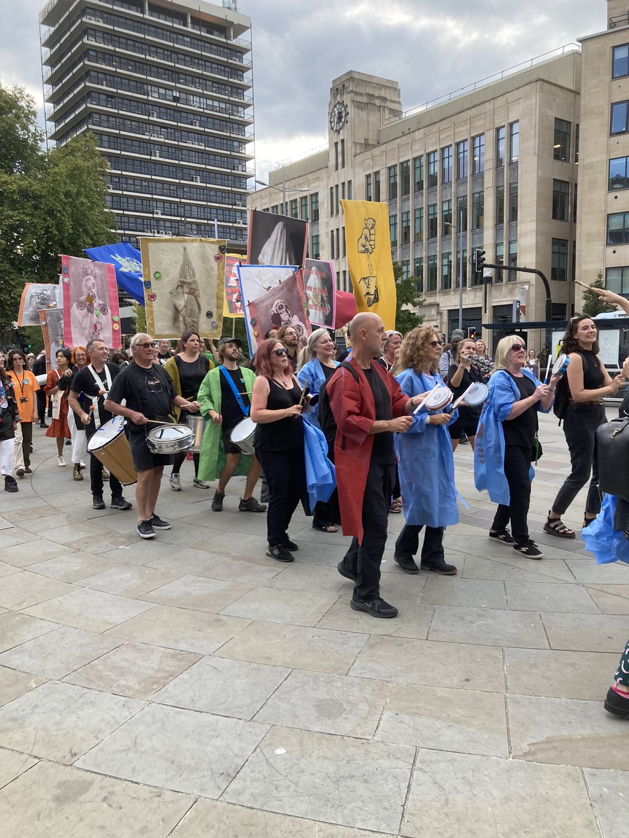 sandraderycker's tweet photo. Overheard in Bristol: “is this a protest?”….”No, it’s a printmaking conference!” @CFPRresearch #stateofprint glad to be here with lots of @DCAdundee and @eca_edinburgh @sgsah colleagues. https://t.co/GIGNZ7ZvHf