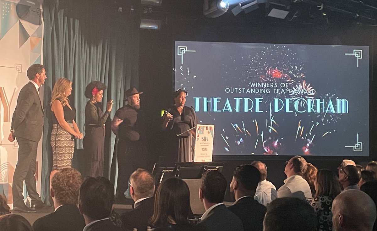 Very proud to be a sponsor &amp; present the Outstanding Team Award to the winners <a href="/TheatrePeckham/">Theatre Peckham</a>  at the <a href="/SouthwarkAwards/">SouthwarkAwards</a> <a href="/LSBU/">London South Bank University - LSBU</a> tonight, huge congratulations! #southwarkawards