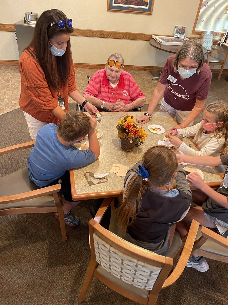 lideus_FPS's tweet photo. We are so glad to be visiting Goldcrest again! The kids enjoyed making a craft and talking with the residents! They are looking forward to their next visit! #freemanfalcons https://t.co/I4nWPPVRvq