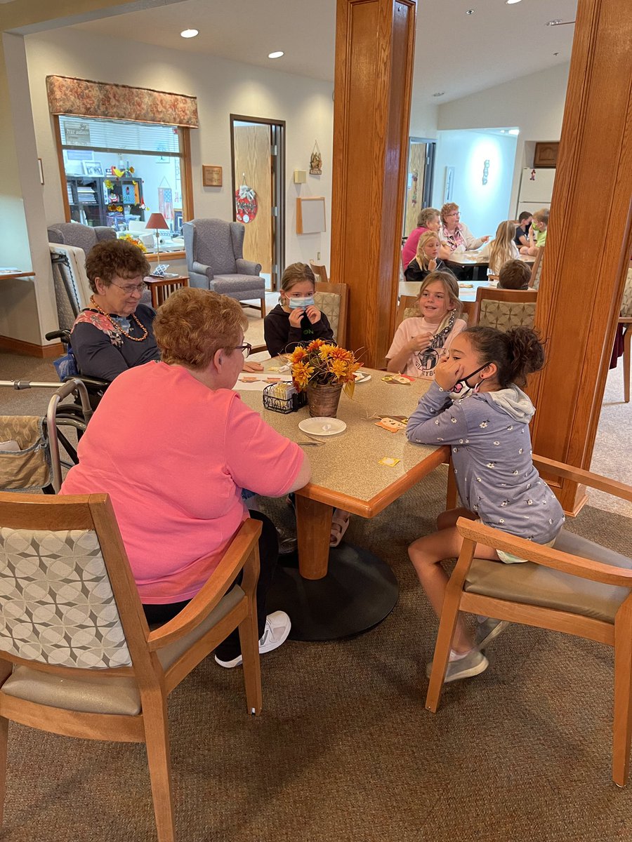 lideus_FPS's tweet photo. We are so glad to be visiting Goldcrest again! The kids enjoyed making a craft and talking with the residents! They are looking forward to their next visit! #freemanfalcons https://t.co/I4nWPPVRvq
