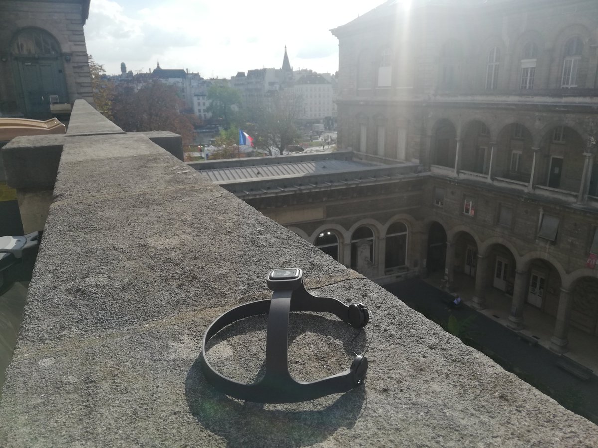 A beautiful device in beautiful surroundings with the backdrop of the Tricolore, La Seine, Hôtel-Dieu Hospital, and Rive Gauche. We are happy to support the TinniNap, clinical trial with the Siopi team that is researching tinnitus and sleep apnea clinicaltrials.gov/ct2/show/NCT05…