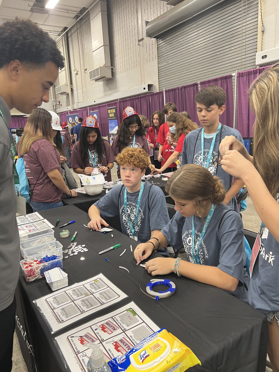 STEMeduWorks's tweet photo. We had such a blast the past two days at JA JobSpark. Students from the area got to enjoy making LED nametags, and play with robotics and 3D printed items. Thank you @JACentralInd for the opportunity to be a part of the event!
#jajobsparkindy https://t.co/LdUFDpyozH