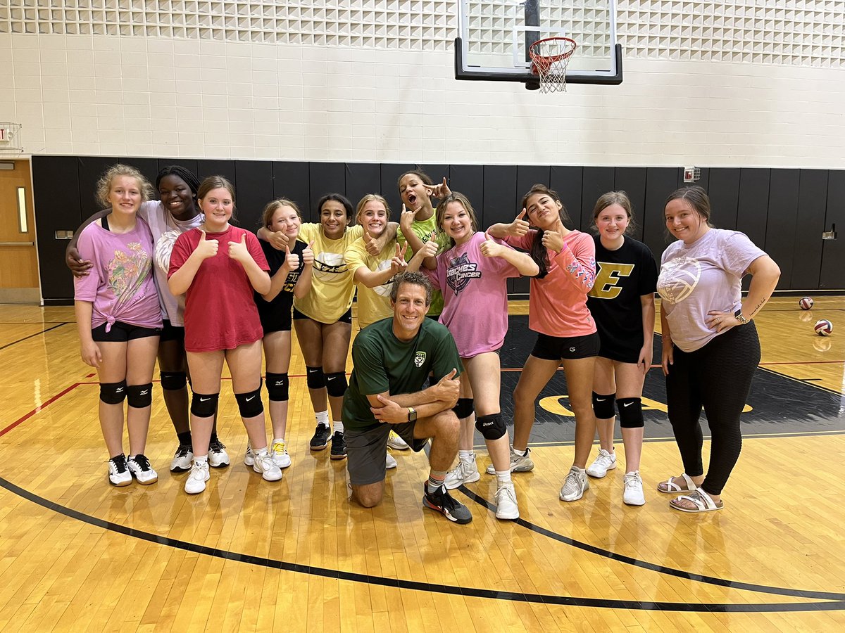 fzeactivities's tweet image. Had a ton of fun learning how to pass, set, and hit! Thanks to @FZEVolleyball for letting me in on the action! #manyprogramsonepridE