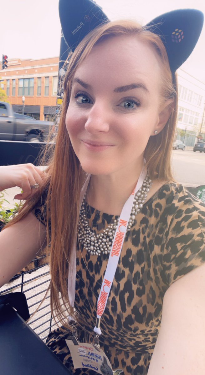 Leaning into my leopard jumpsuit- thanks <a href="/PulumiCorp/">Pulumi</a> for the onbrand swag at #DevOpsDays Chicago <a href="/devopsdaysChi/">DevOpsDays Chicago</a>