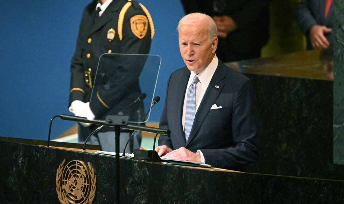 AlexdelaSerna2's tweet photo. Al terminar de escuchar a Biden en la #AGNU y oír hablar al propio imperio de imperialismo, DDHH, crisis alimentaria y cambio climático, no sabía si estaba viendo un discurso político o una "comedia". Cuánto descaro el de USA! Cuánto irrespeto hacia el mundo! #BidenMiente https://t.co/YCdvHb6cYf