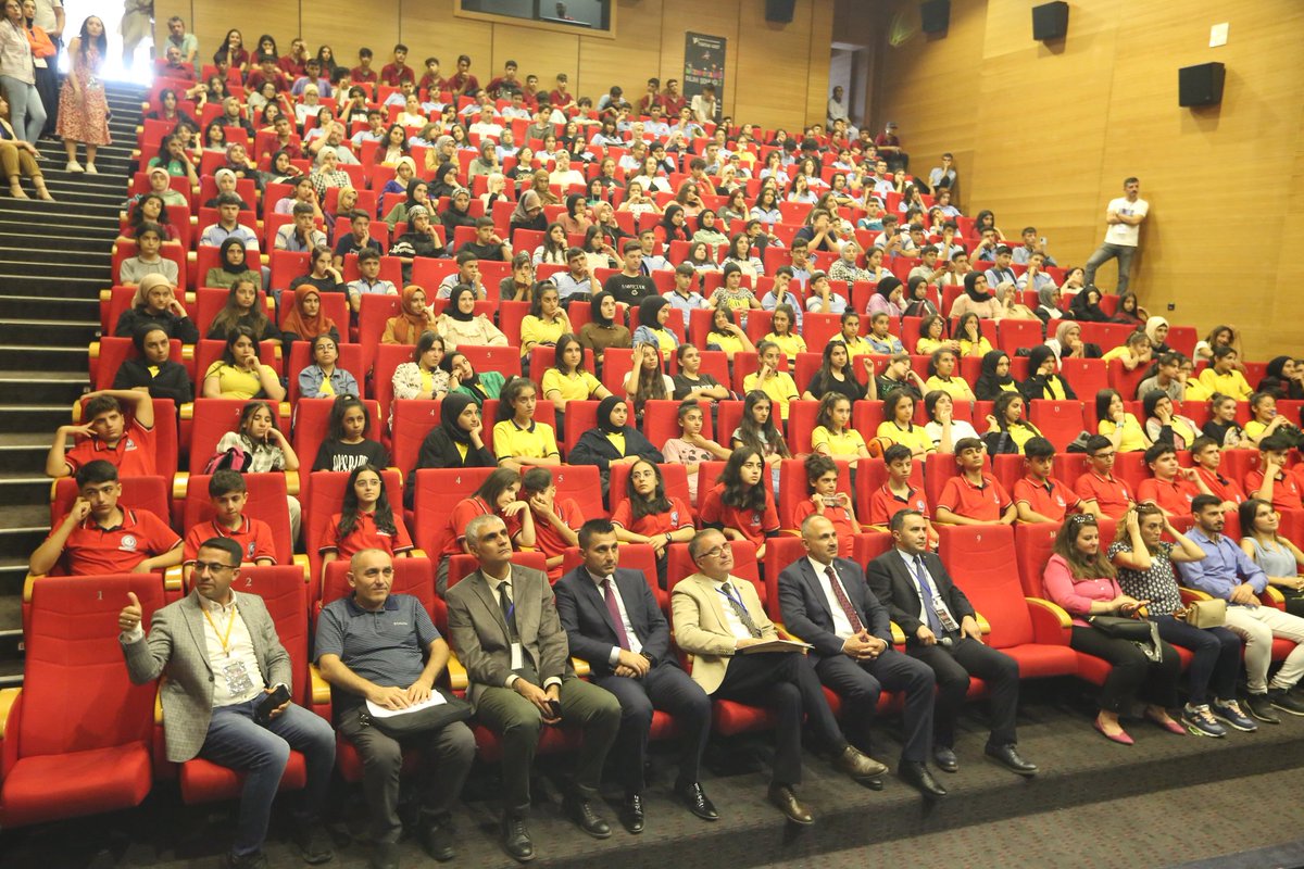 bilim_senligi's tweet photo. Mezopotamya Bilim Şenliği-2  programımızın ilk günü
📌Sezai Karakoç Kültür ve Kongre Merkezinde gerçekleşen seminerler ile tamamlandı.
@tcmeb
@Tubitak 
@ProfHasanMandal 
@dbakirvalilik 
@diyarbakirbld 
@aliihsansu_ 
@Diyarbakirmem 
@Murat4Kucukali 
@argediyarbakir https://t.co/cYpbGtXpWe