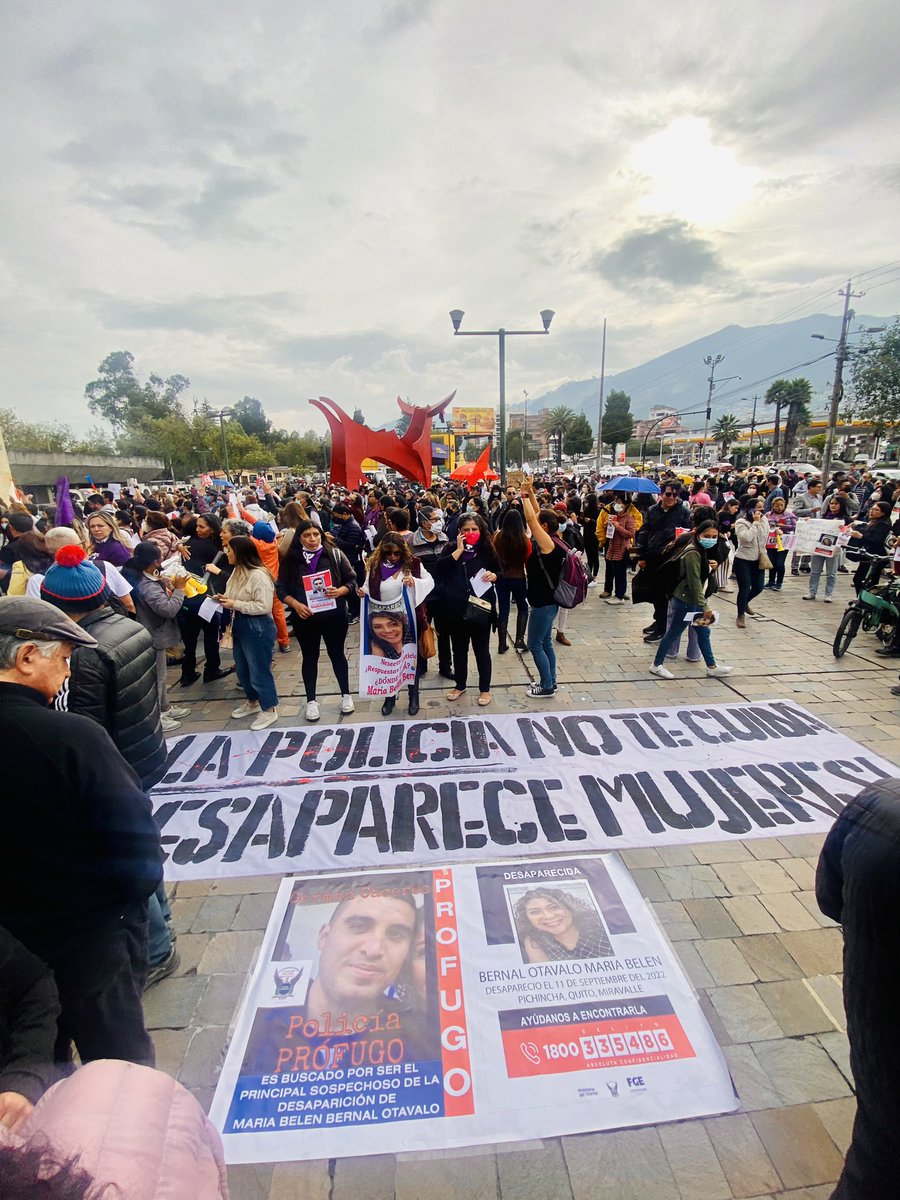 majohidalgoleon's tweet photo. ¡Tocan a una, nos tocan a todas! No podemos ser indiferentes ante el feminicidio de #MariaBelenBernal por las que ya no están, por todas las mujeres que a diario estamos expuestas. ¡El sistema tiene que cambiar! #NiUnaMenos #vivasnosqueremos https://t.co/mSYy0ZAKru