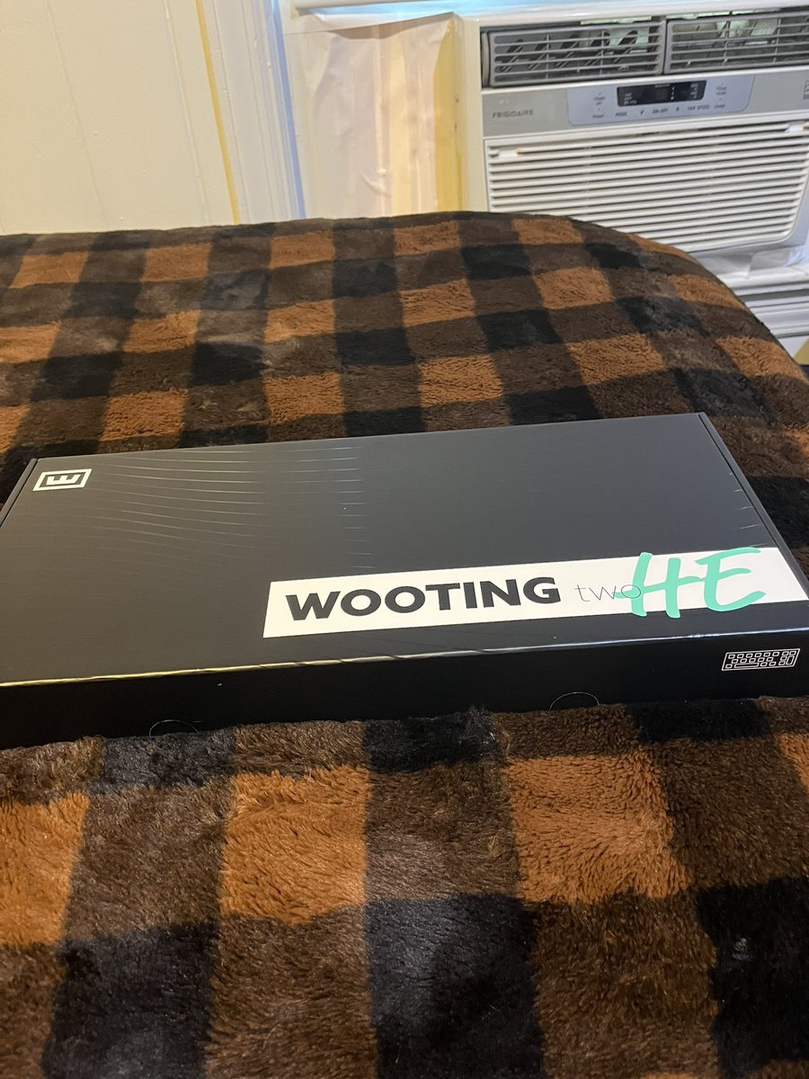 ‼️WOOTING TWO GIVEAWAY‼️ Just got this keyboard, never used it and wanted to give it away to the osu community. All you have to do is Like 👍 RT ♻️ and Comment: “@funnysmartguy12” Good luck!!