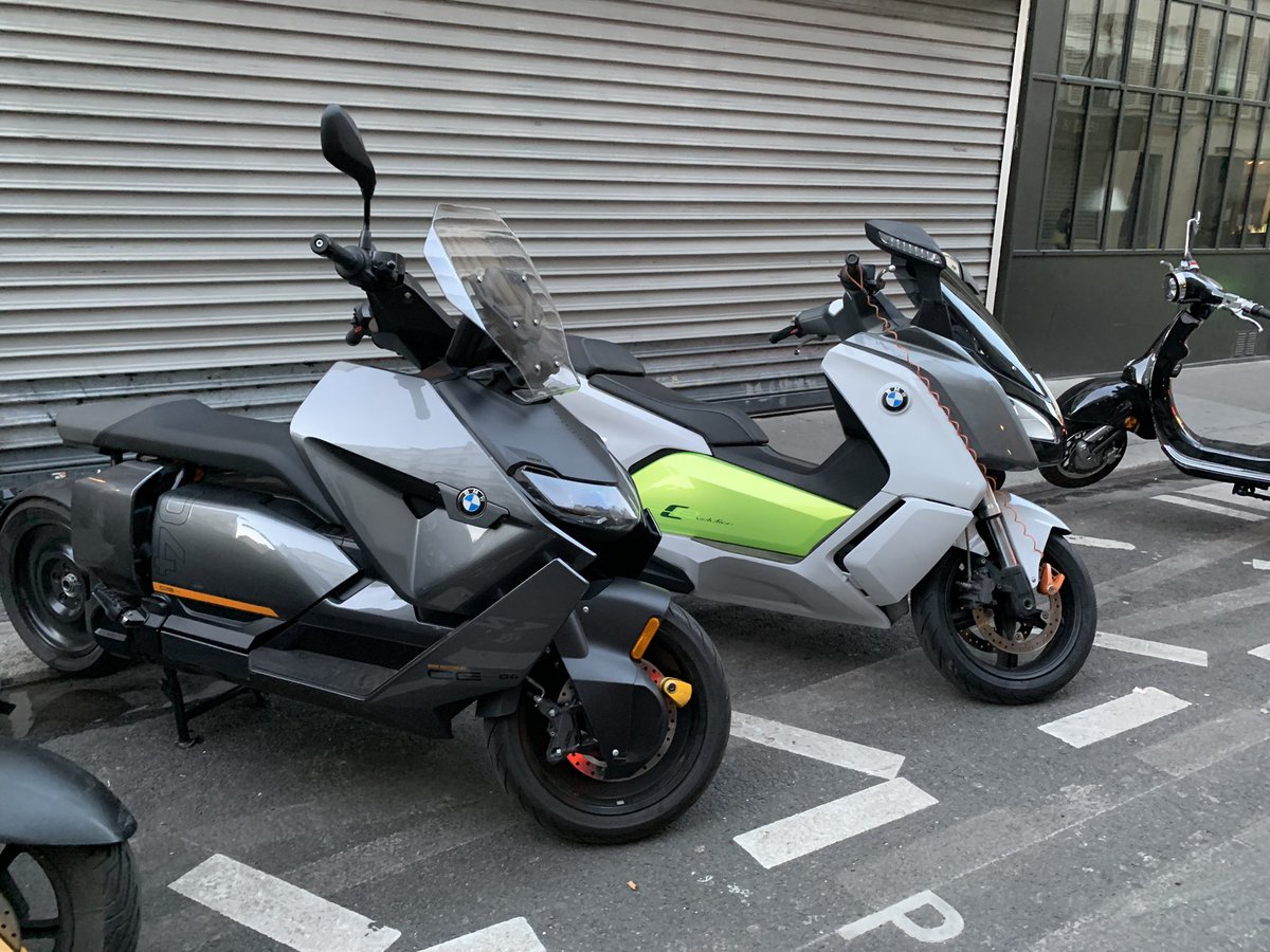 chris75sf's tweet image. #BMW #CE04 &amp;amp; #CEvolution in #Paris ⚡️&amp;amp;⚡️