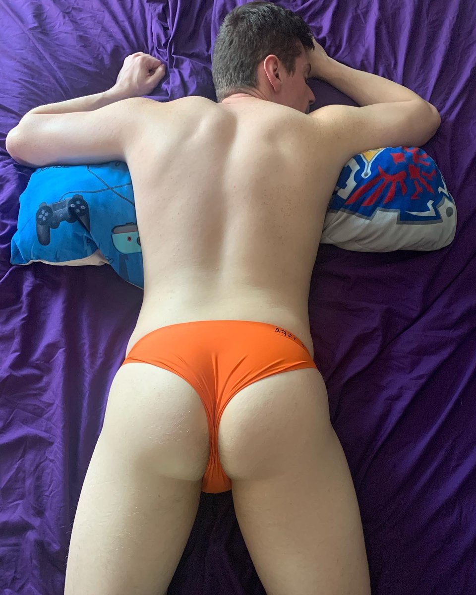 freddycampbell0's tweet photo. It’s that time of the week again! 🍑 P.S. These might be some of my new favorite undies!

🩲: @abelpirela 

#briefs #HumpDayVibes #wedgie #bedpics https://t.co/JlCXFo41z6