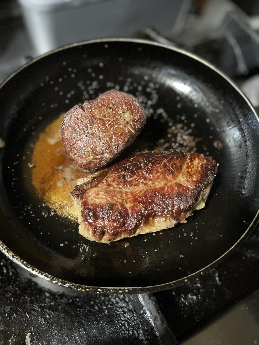 jamiepower10's tweet photo. If u want a perfect steak you must have the perfect seal 😍❤️💯 @No3Collon @GahanMeats @IrishFoodGuide @YesChef_IRL @Irishfoodparty @irish_writing @IrishFoodies  #steak #steaklovers #chef #chefsireland #irishchef #food https://t.co/AAwVmB5gVz