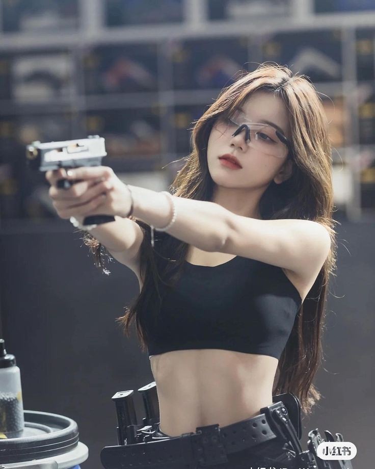 Treinando para ser a namorada gostosa que mete bala em quem der em cima do meu nenê.