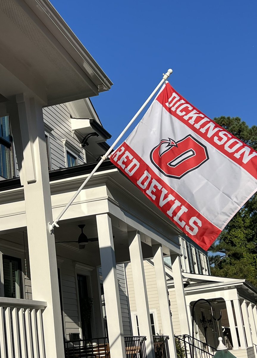 ZakPackMom's tweet photo. @DickinsonCol a beautiful sunny day in Raleigh, NC and the flag is flying in celebration of Dickinson’s 30th President John Jones ‘77!  So excited to celebrate this special moment! https://t.co/FAhLMLU9hb