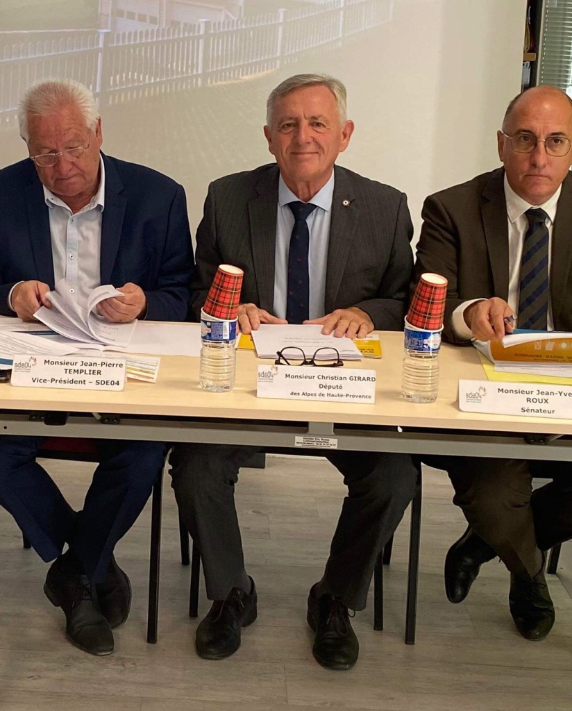 C_GirardRN's tweet photo. Ce mercredi 21 Septembre j'ai répondu à l'invitation du #SDE04, pour participer au comité Syndical. 
La lutte contre la précarité énergétique a été abordée. 
Au vu de la conjoncture, je me devais de participer à ce comité pour défendre au mieux les #BasAlpins durant mon mandat. https://t.co/Pth0SFVwo6