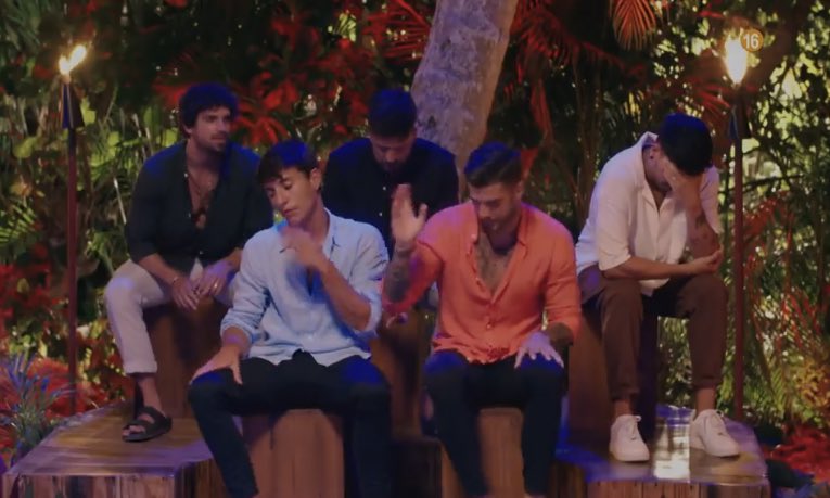 Javi, cariño, te vas a sentar en mal sitio. Estás jodido.

#LaIslaDeLasTentaciones1 #LaIslaDeLasTentaciones